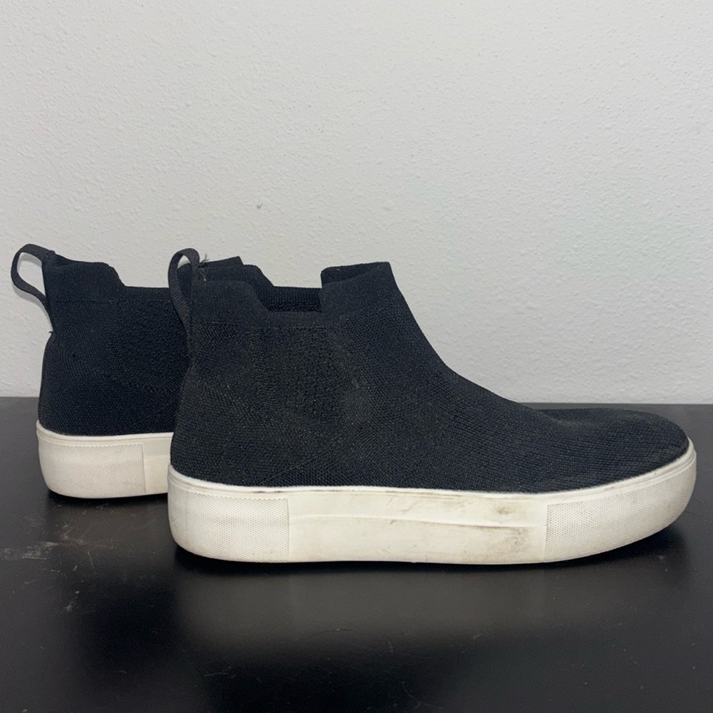 Black cushionaire platformed high tops size 7